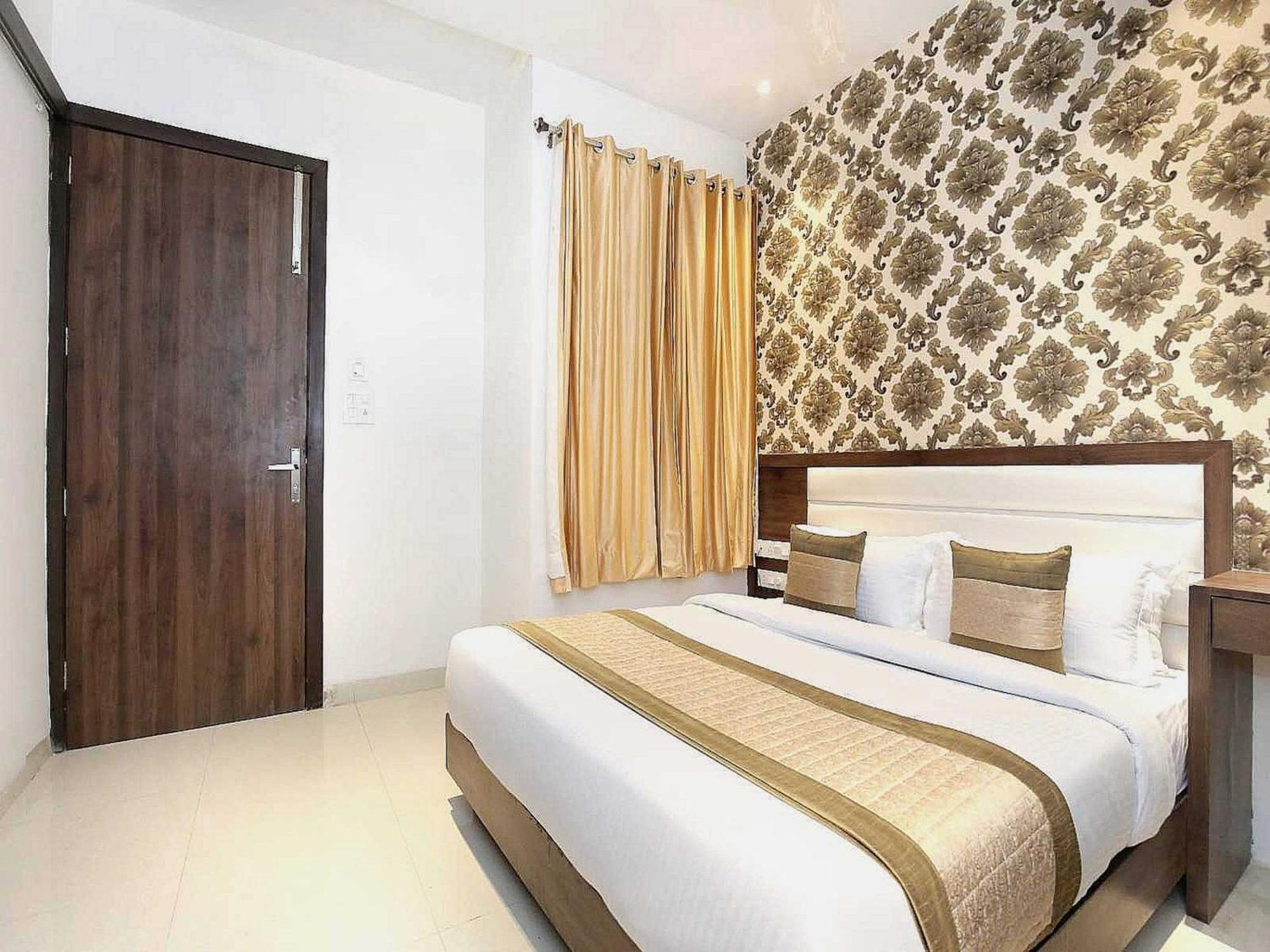 Hotel O Grand Star Amritsar Exterior foto